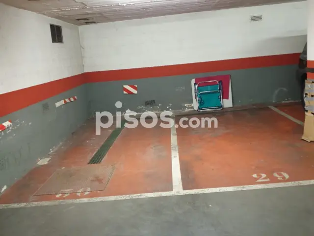 Garaje en venta en Carrer de Barcelona, cerca de Plaça d' Espanya, Eixample-Centre (Girona Capital) de 14.000 €