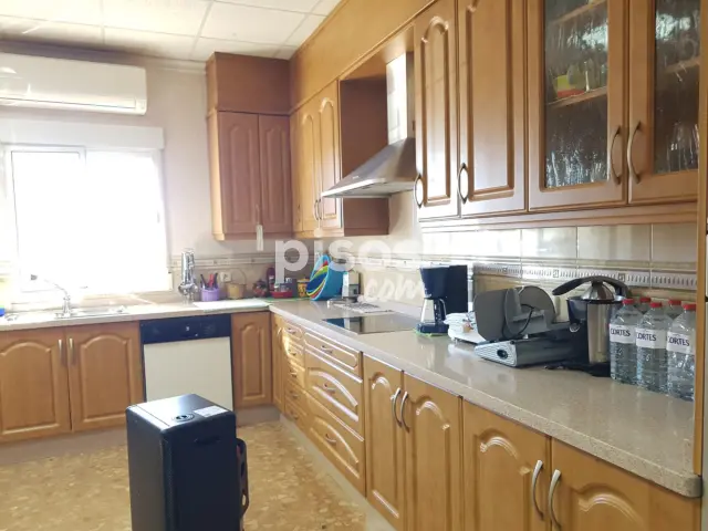 Chalet en venta en Calle Extrarradio, La Roda de 220.000 €