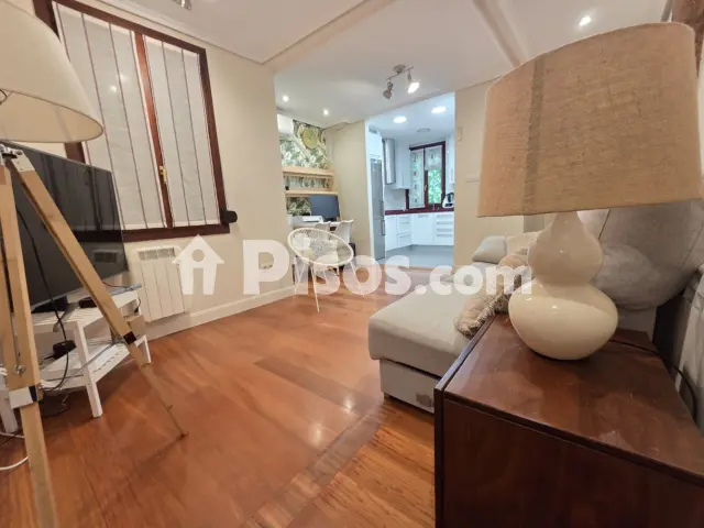 Piso en venta en Calle Somera, Casco Viejo - Zazpi Kaleak (Distrito Ibaiondo. Bilbao) de 255.000 €