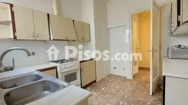 Piso en venta en Carrer de Martí i Julià en Plaça de Catalunya por 150.000 €