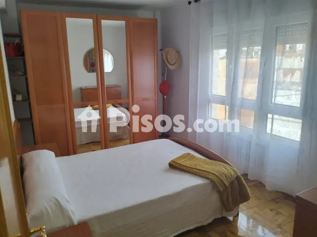 Ático en alquiler en Calle de Jovellanos, 5, Centro (Oviedo) de 850 €<span>/mes</span>
