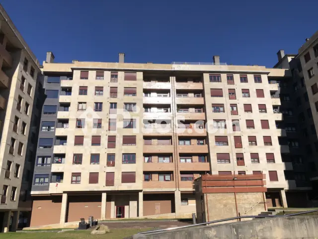 Apartamento en alquiler en Calle de Pravia, La Florida-Las Campas (Oviedo) de 750 €<span>/mes</span>