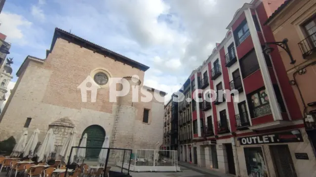 Apartamento en venta en Calle de Atrio de Santiago, Centro (Valladolid Capital) de 460.000 €