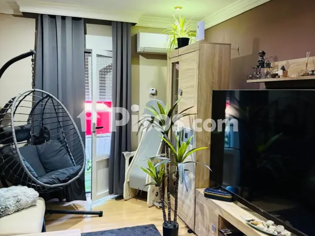 Piso en venta en Carretera a Rueda, cerca de Calle de Joaquín María Jalón, Las Villas-Covaresa-Parque Alameda-La Rubia (Valladolid Capital) de 163.000 €