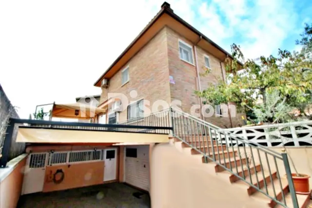 Casa en venta en Carrer de Girona - Vista 2
