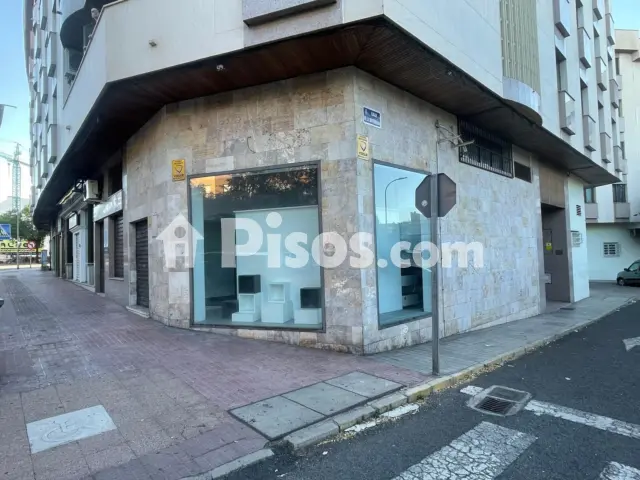Local comercial en venta en Calle de la Maternidad