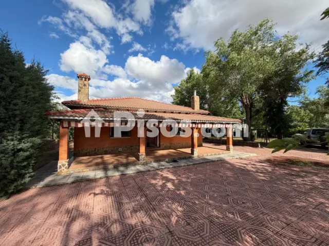 Chalet rústico en venta en Miguelturra