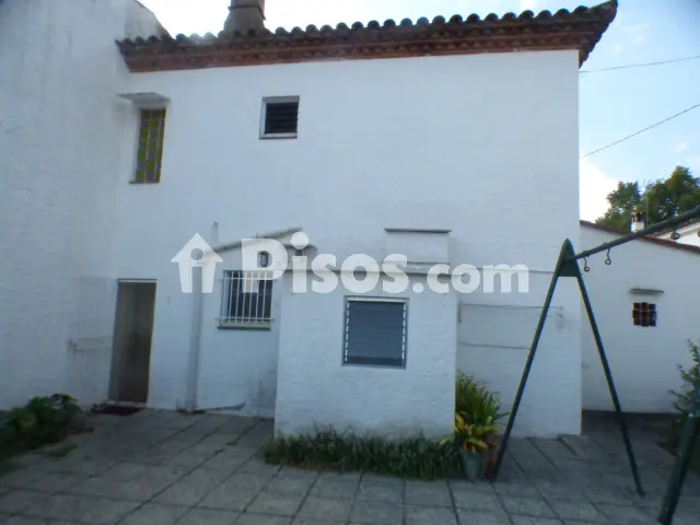 Casa adosada en alquiler en Carrer Narcís Xifra i Masmitjà, Sant Narcís (Girona Capital) de 1.400 €<span>/mes</span>