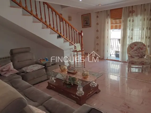 Casa adosada en venta en Carrer Camí Ral - Vista 2