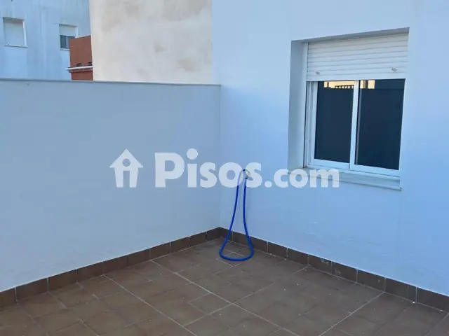 Piso en alquiler en Arenal-La Pólvora, Arenal-La Pólvora (Distrito Zona Centro. Dos Hermanas) de 750 €<span>/mes</span>