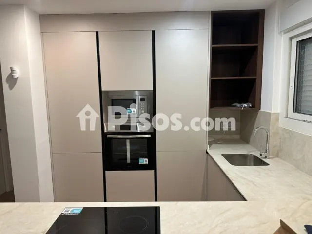 Piso en alquiler en Centro-Doña Mercedes, Centro-Doña Mercedes (Distrito Zona Centro. Dos Hermanas) de 1.100 €<span>/mes</span>