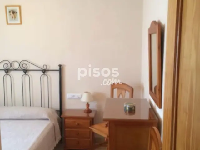 Piso en alquiler en Centro-Doña Mercedes, Centro-Doña Mercedes (Distrito Zona Centro. Dos Hermanas) de 750 €<span>/mes</span>