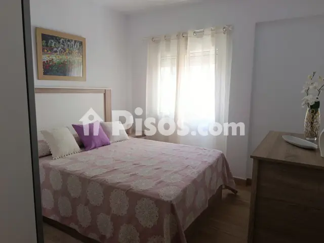 Piso en alquiler en Calle Canónigo, cerca de Calle de San Francisco, Centro-Doña Mercedes (Distrito Zona Centro. Dos Hermanas) de 1.000 €<span>/mes</span>