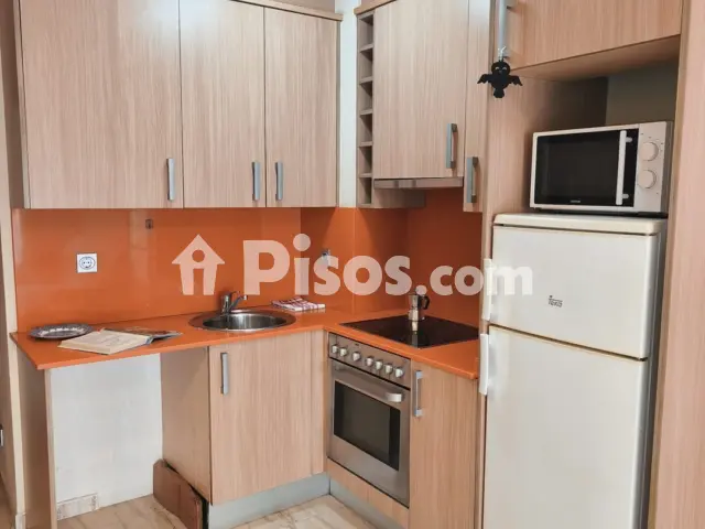 Piso en venta en Carrer del Roser, cerca de Carrer de Sant Magí en Llevant por 105.000 €