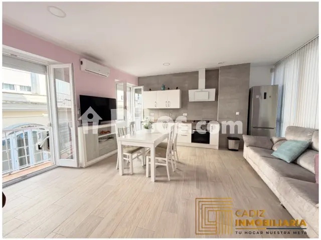 Piso en venta en Calle de la Torre, La Caleta-La Viña (Cádiz Capital) de 325.000 €