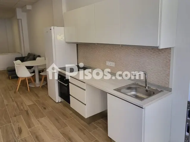 Piso en venta en Calle de Alcañiz, Torrefiel (Distrito Rascanya. València Capital) de 85.000 €