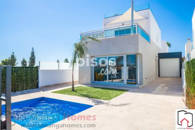 Chalet unifamiliar en venta en Urbanización Nueva, Los Alcázares de 420.000 €