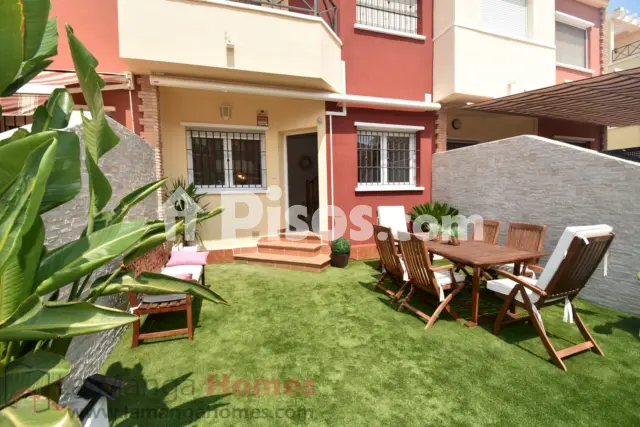 Chalet adosado en venta en Avinguda de Mare Nostrum, 103, El Mojón (Pilar de la Horadada) de 349.000 €