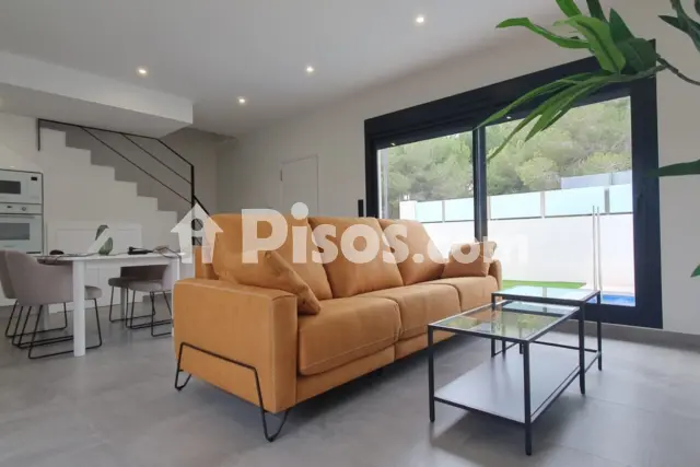 Chalet adosado en venta en Punta Prima-Ciñuelica-Alameda del Mar, Punta Prima-Ciñuelica-Alameda del Mar (Distrito Orihuela Costa. Orihuela) de 328.000 €