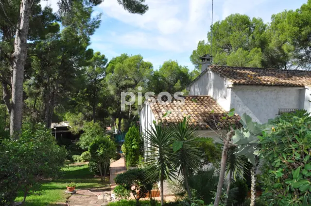 Chalet en venta en Urbanització Bosque, 2, Chiva de 550.000 €