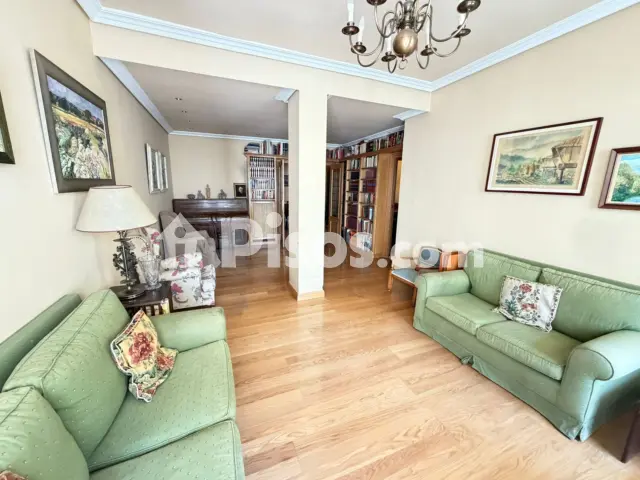 Piso en venta en Calle de la Florida, cerca de Calle de Ramón Ortiz de Zárate, Centro (Vitoria - Gasteiz) de 390.000 €