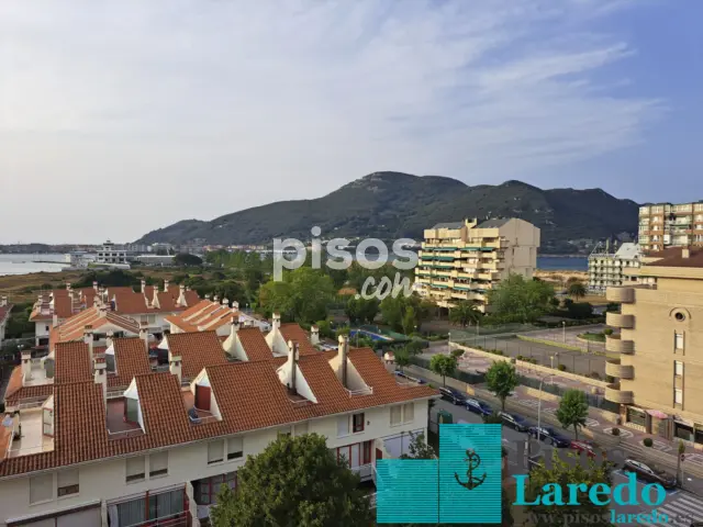 Piso en alquiler en Avenida de la Libertad, 87, cerca de Calle de la República de Cuba, Zona Playa (Laredo) de 2.850 €<span>/mes</span>