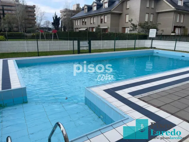 Piso en alquiler en Avenida de Francia, cerca de Avenida de la Victoria, Zona Playa (Laredo) de 2.550 €<span>/mes</span>