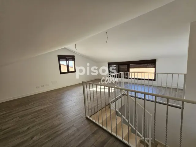 Chalet unifamiliar en alquiler en Calle del Obispo Antonio Palenzuela, 11, La Lastrilla de 1.500 €<span>/mes</span>