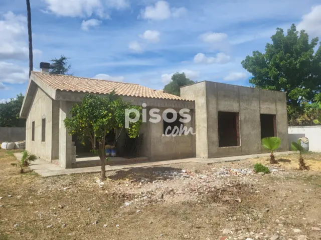 Chalet unifamiliar en venta en Ronda de los Azahares, Espartinas de 299.000 €