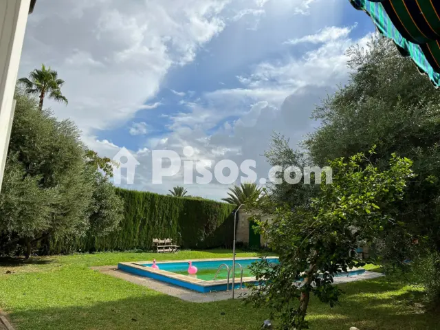 Chalet unifamiliar en alquiler en Bollullos de La Mitación, Bollullos de la Mitación de 1.600 €<span>/mes</span>