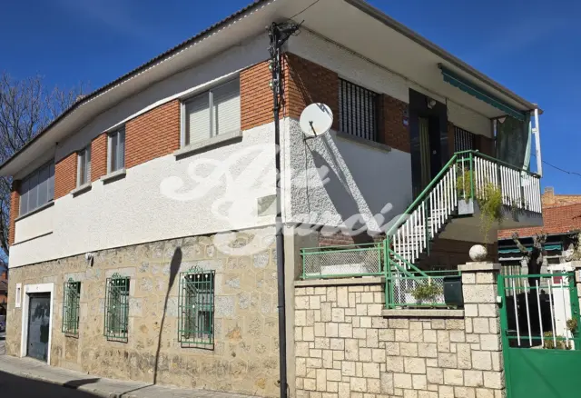 Chalet en venta en Calle de Anacleto López, 26, Villalba Pueblo (Collado Villalba) de 880.000 €