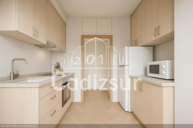 Piso en venta en Calle Salvador del Mundo, San José-Varela-La Laguna (Cádiz Capital) de 249.000 €
