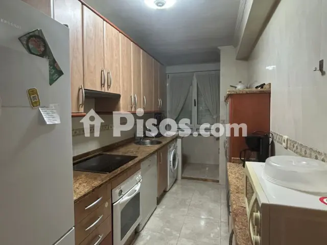 Piso en alquiler en Calle de Rafael Altamira, Buenavista-El Cristo (Oviedo) de 900 €<span>/mes</span>