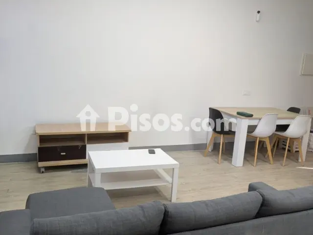 Piso en venta en Calle de Maqueda, cerca de Calle del Tembleque, Aluche (Distrito Latina. Madrid Capital) de 260.000 €