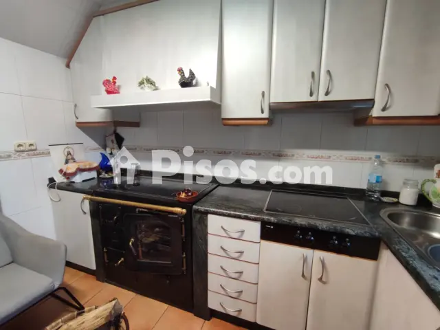 Chalet en venta en Lugar de Piñeiro Eixo, Marrozos-Eixo (Santiago de Compostela) de 320.000 €