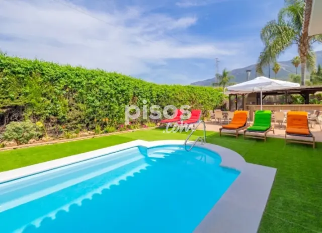 Chalet unifamiliar en alquiler en Centro, Centro (Alhaurín el Grande) de 2.420 €