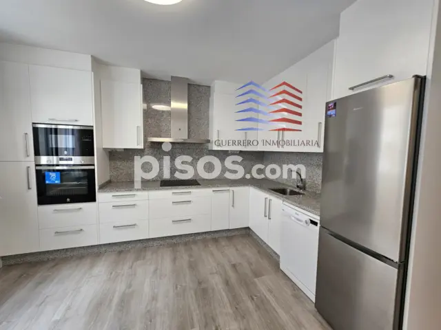 Piso en alquiler en Calle de la Concordia, Centro (Ourense Capital) de 950 €<span>/mes</span>