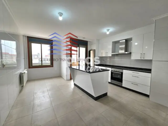 Dúplex en alquiler en Calle del Río Limia, Vinteún (Ourense Capital) de 780 €<span>/mes</span>