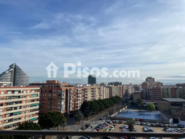 Piso en venta en Calle de la Ciudad de Mislata, Soternes (Distrito L'Olivereta. València Capital) de 435.000 €
