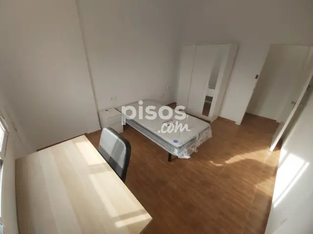 Habitación en alquiler en los Ángeles-Cruz de Caravaca-Piedras Redondas, Los Ángeles-Cruz de Caravaca-Piedras Redondas (Almería Capital) de 275 €<span>/mes</span>