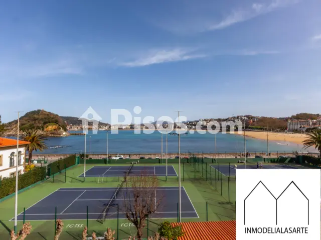 Piso en venta en Plaza del Funicular, Antiguo Ondarreta (San Sebastián - Donostia) de 1.200.000 €