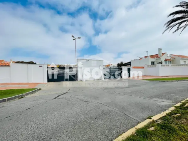Casa adosada en venta en Avenida del Mar Azul, 25, Almerimar (El Ejido) de 398.500 €
