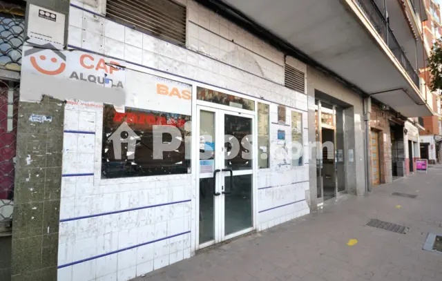 Local comercial en alquiler en Avenida del Cardenal Cisneros, número S/N, Campo de la Juventud-Santiago (Palencia Capital) de 600 €<span>/mes</span>