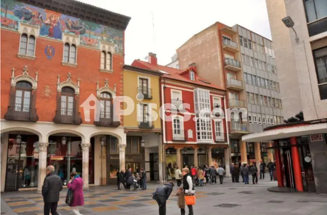 Local comercial en alquiler en Calle Mayor, número SN, cerca de Calle de Ignacio Martínez de Azcoitia, Centro (Palencia Capital) de 300 €<span>/mes</span>