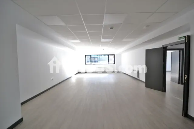 Oficina en alquiler en Avenida de Simón Nieto, número SN, Centro (Palencia Capital) de 350 €<span>/mes</span>