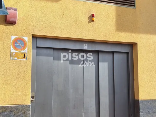 Garaje en venta en Calle de Campoamor, cerca de Calle del Huerto, Centro (Torrevieja) de 19.999 €