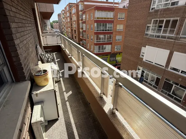 Piso en venta en Calle de la Quebrada, 1, Hospital-Rondilla-Santa Clara (Valladolid Capital) de 275.000 €