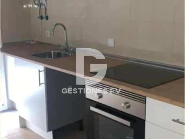Piso en alquiler en Avenida de San Crispín, Fuensalida de 800 €<span>/mes</span>