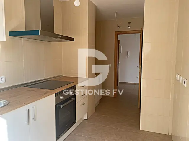 Piso en alquiler en Avenida de San Crispín, Fuensalida de 750 €<span>/mes</span>
