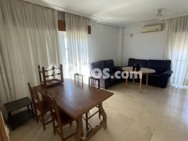 Piso en alquiler en Calle de Alconchel, Huerta Rosales-Valdepasillas (Badajoz Capital) de 800 €<span>/mes</span>
